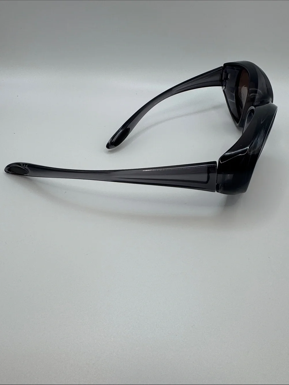 Women's Black Oval Sunglasses with Brown Lenses - UV400 Protection